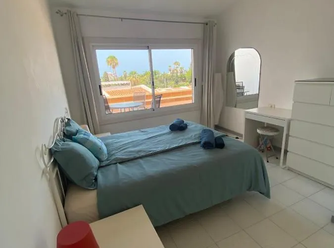 Island Village Ocean View アデヘ