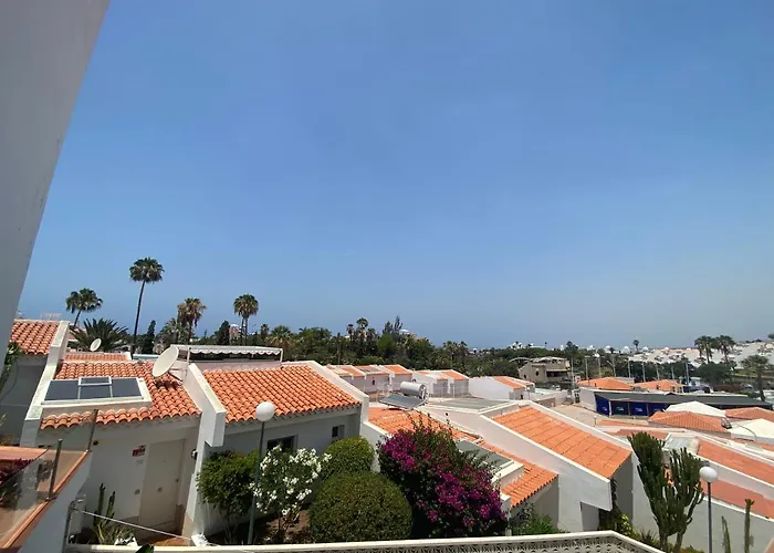 Island Village Ocean View 公寓 阿德耶