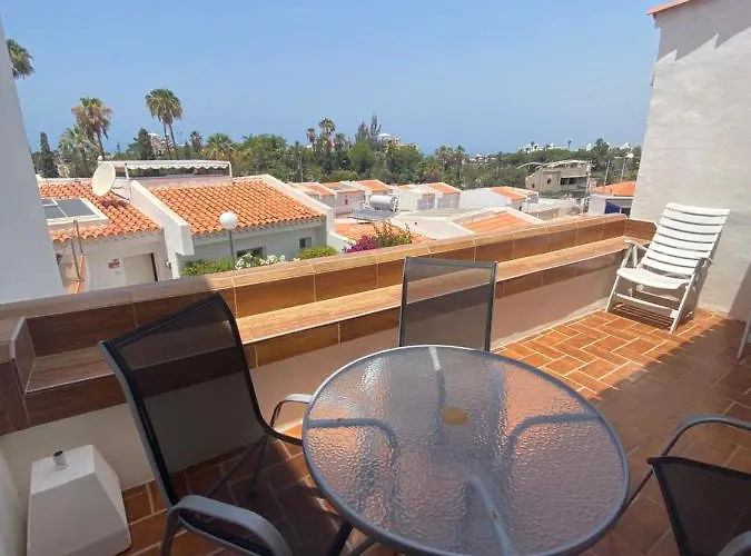 Island Village Ocean View 公寓