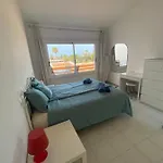 Island Village Ocean View Адехе